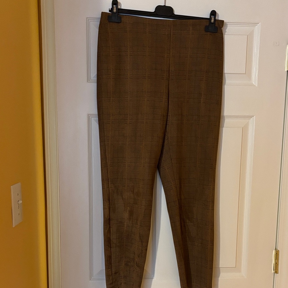 Tahari Brown Plaid Pants